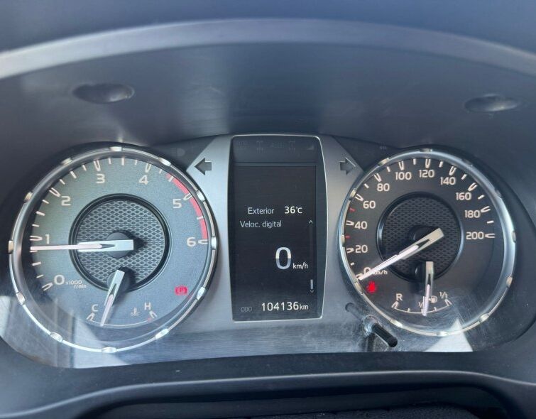 TOYOTA  HILUX DOUBLE CAB 2.4 GD6 4x4